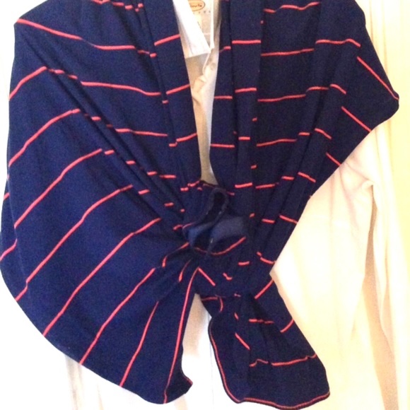 Lululemon Athletica Scarf/Wrap - many ways to wear it! - Picture 5 of 5